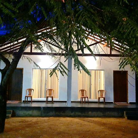 Hotel Krish كالكوداه المظهر الخارجي الصورة
