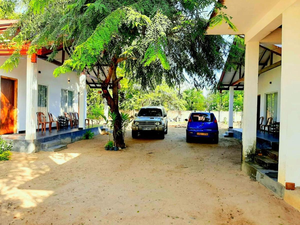 Hotel Krish كالكوداه المظهر الخارجي الصورة