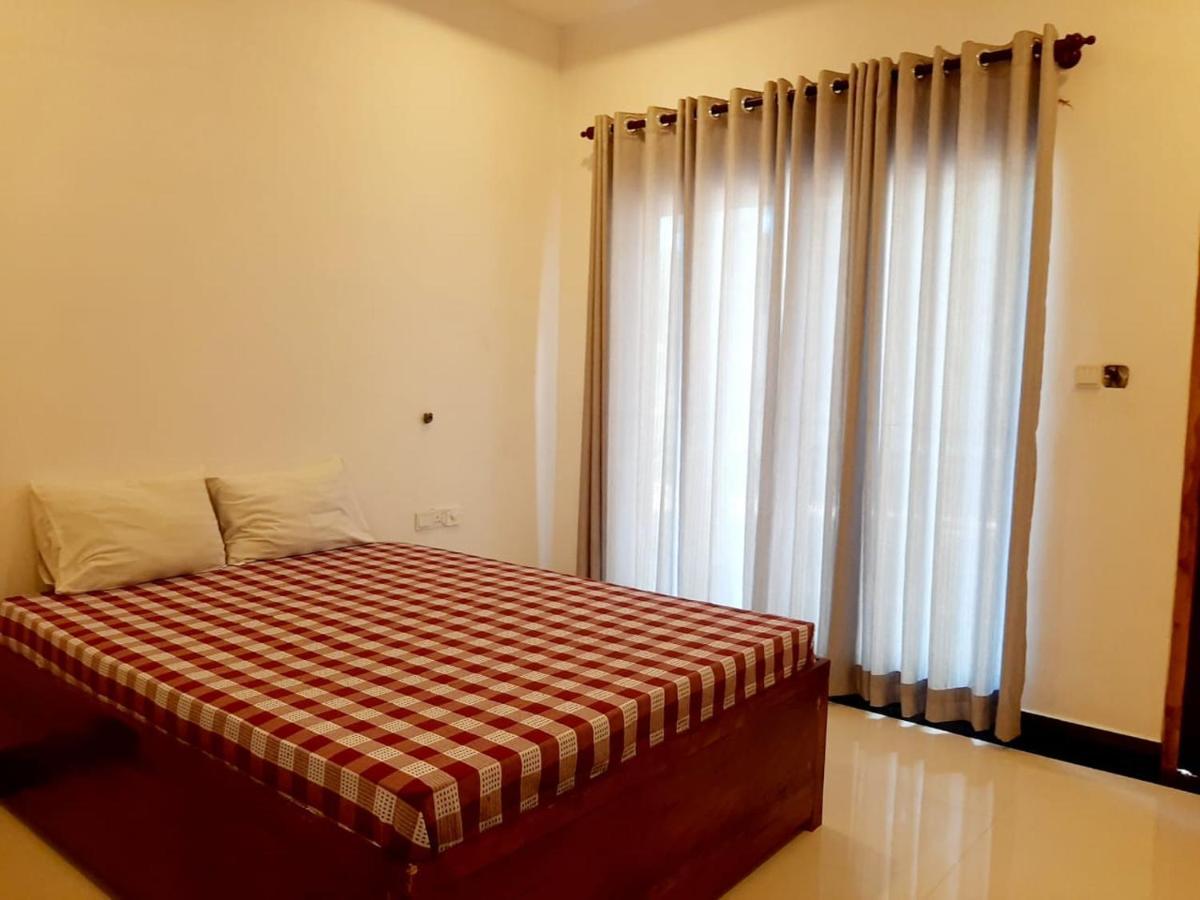 Hotel Krish كالكوداه المظهر الخارجي الصورة