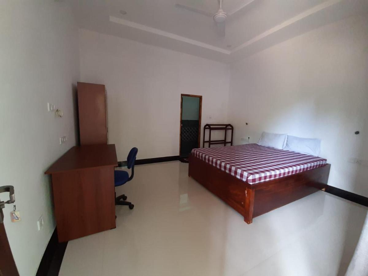 Hotel Krish كالكوداه المظهر الخارجي الصورة