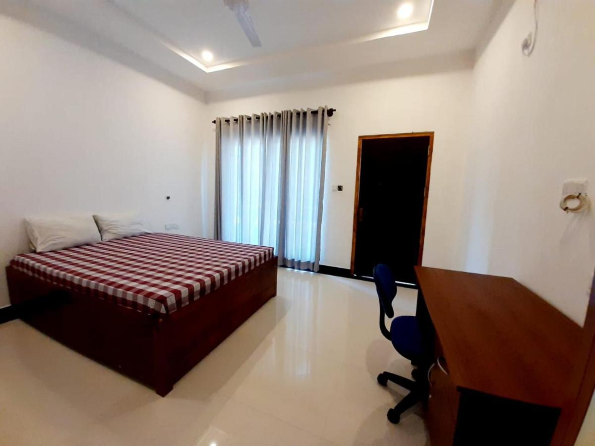 Hotel Krish كالكوداه المظهر الخارجي الصورة