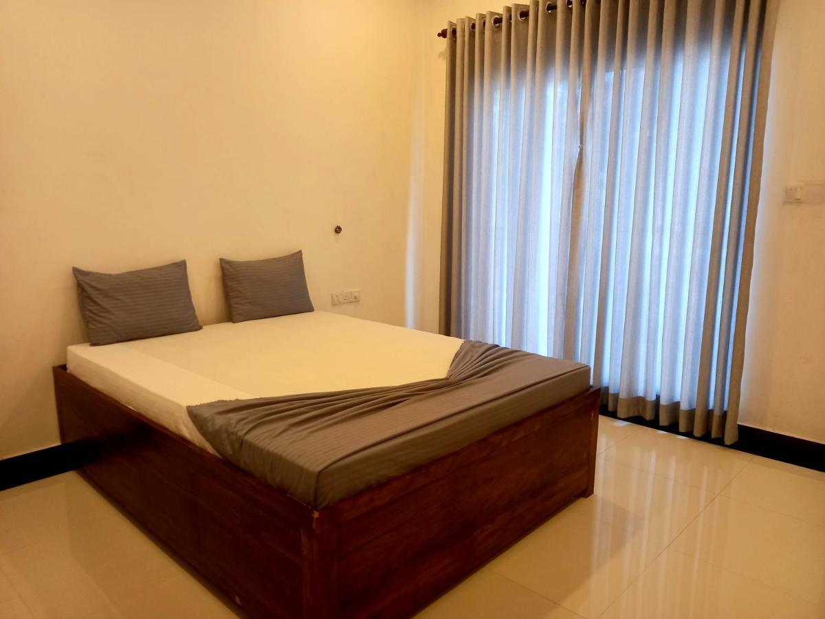 Hotel Krish كالكوداه المظهر الخارجي الصورة