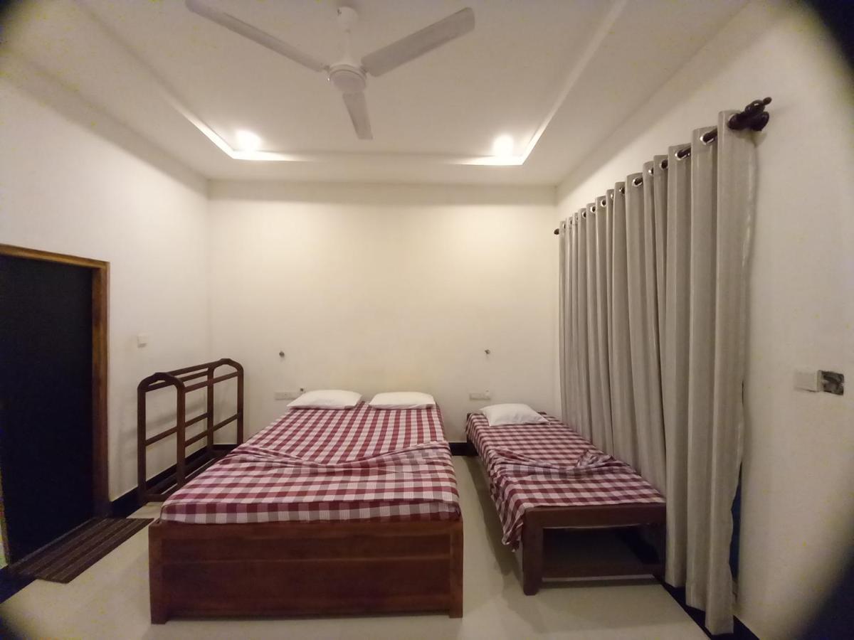 Hotel Krish كالكوداه المظهر الخارجي الصورة
