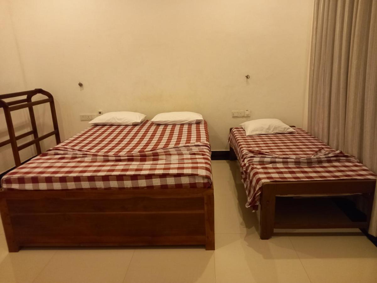 Hotel Krish كالكوداه المظهر الخارجي الصورة